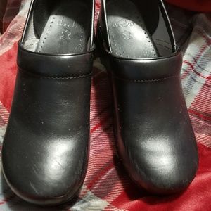 Dankso black clogs size 43